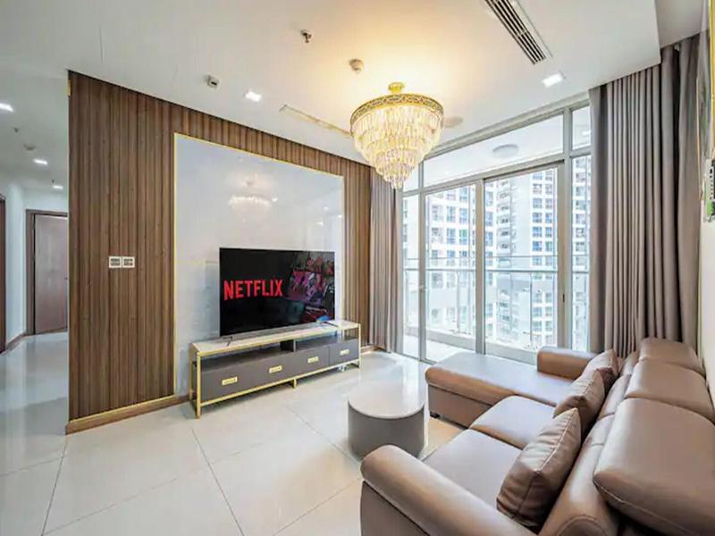 Bluesky Landmark 81 Paradise Vacation image