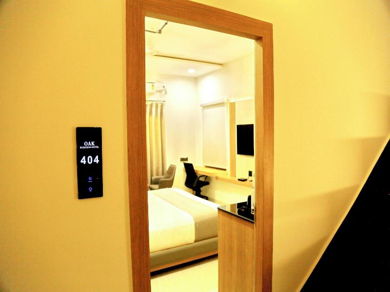 Oak Business Hotel image