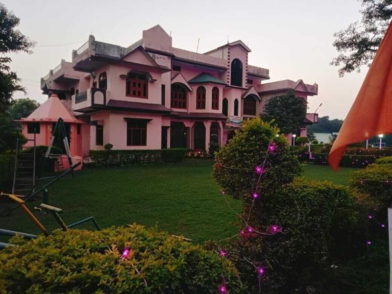 Six Seasons Resort