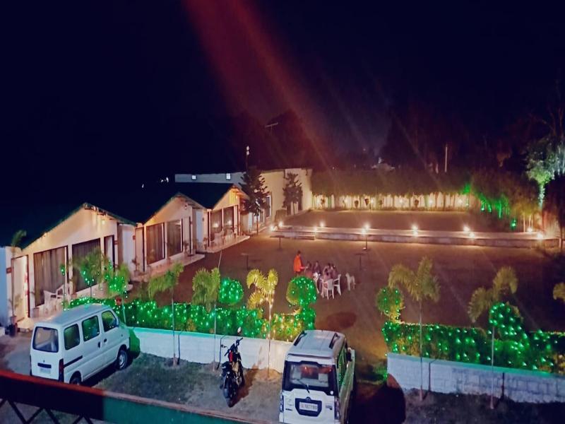 Six Seasons Resort