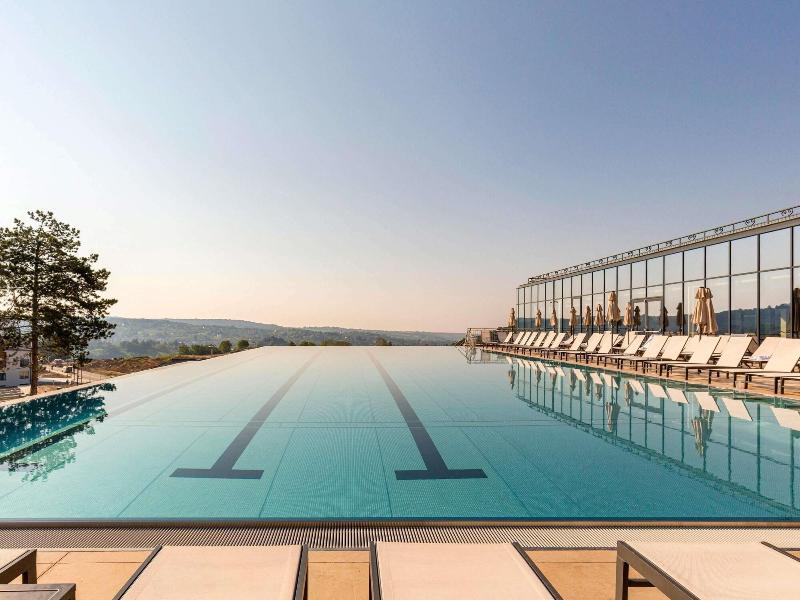 Mã¶venpick Resort And Spa Fruske Terme image