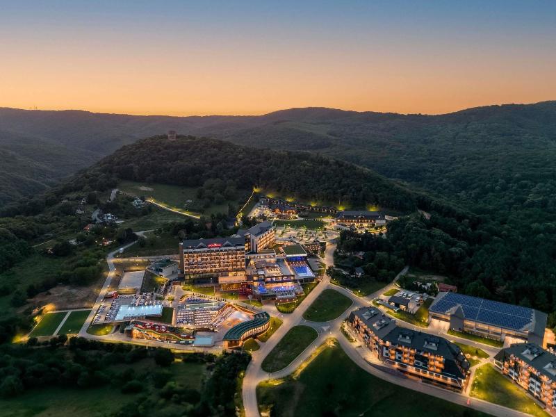 Mã¶venpick Resort And Spa Fruske Terme image
