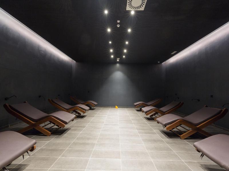 Mã¶venpick Resort And Spa Fruske Terme image