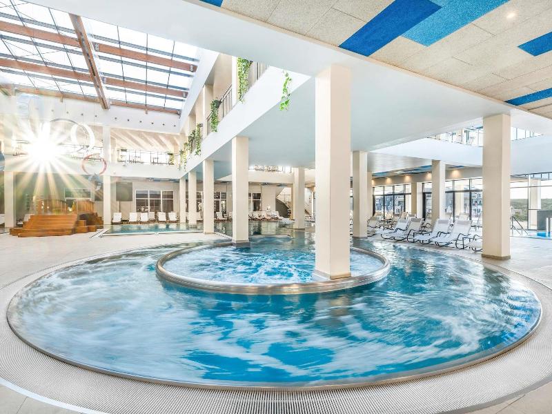 Mã¶venpick Resort And Spa Fruske Terme image