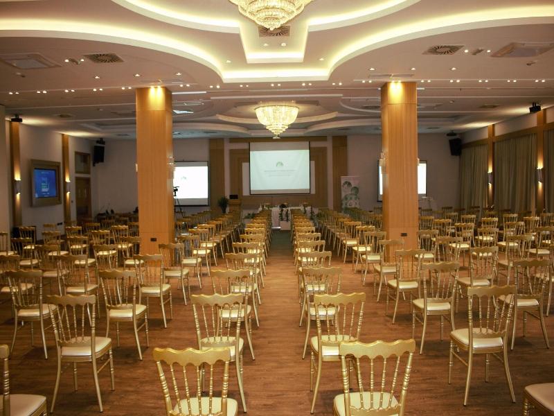 Mã¶venpick Resort And Spa Fruske Terme image