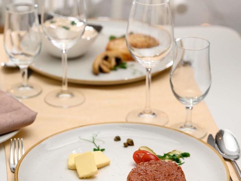 Mã¶venpick Resort And Spa Fruske Terme image