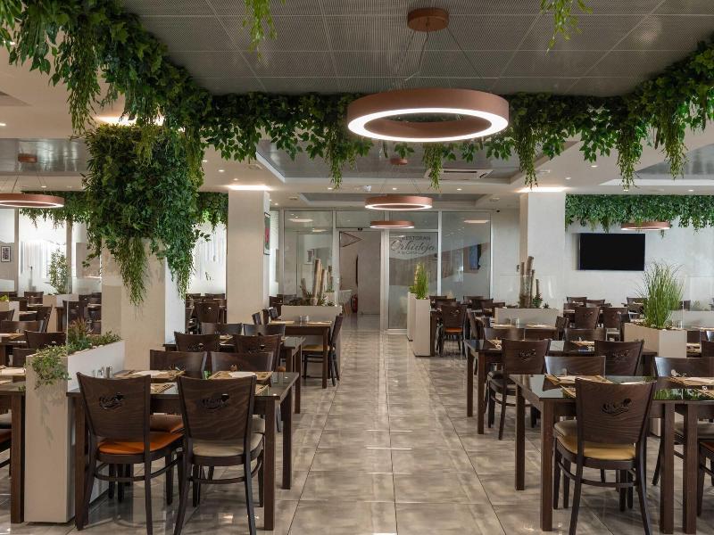 Mã¶venpick Resort And Spa Fruske Terme image