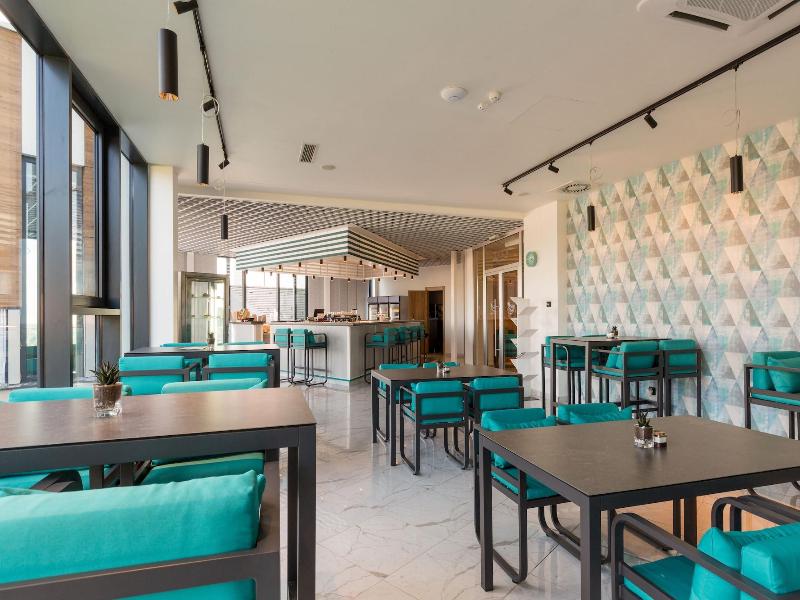 Mã¶venpick Resort And Spa Fruske Terme image