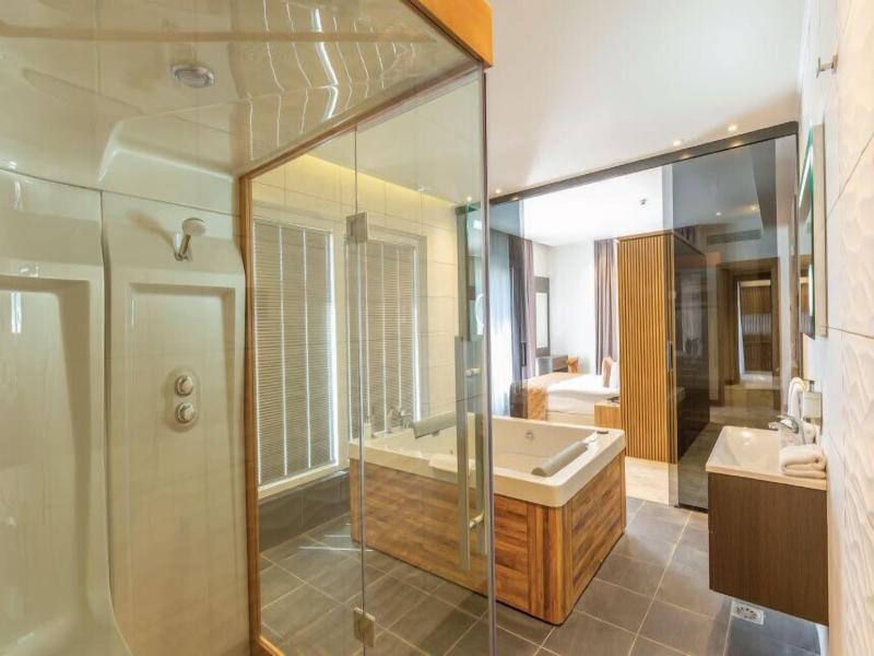Mã¶venpick Resort And Spa Fruske Terme image