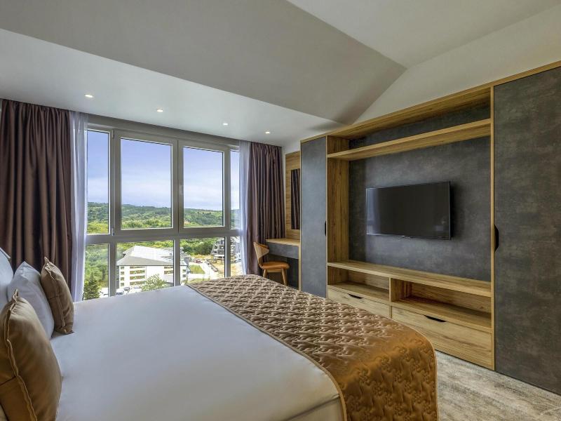 Mã¶venpick Resort And Spa Fruske Terme image