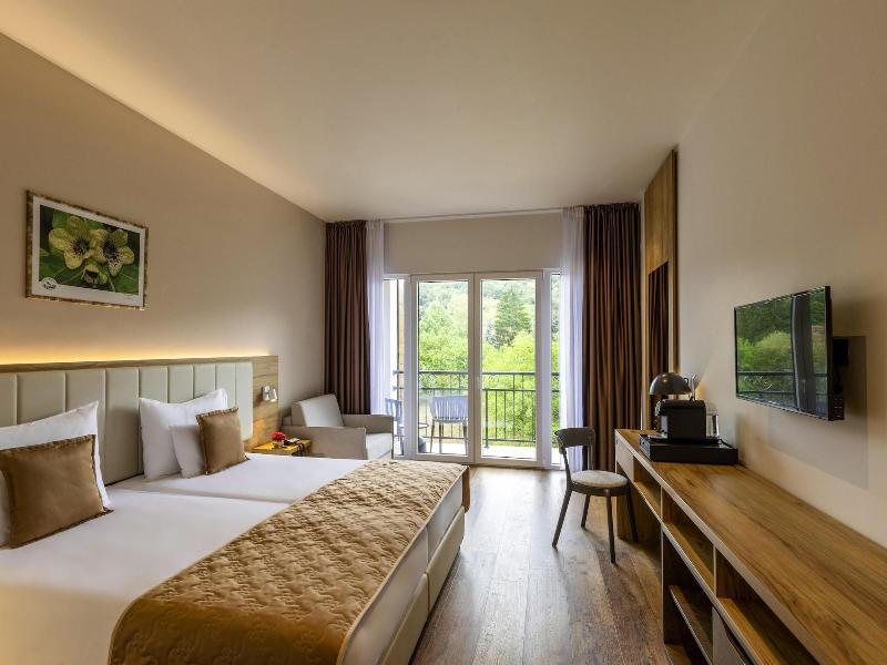 Mã¶venpick Resort And Spa Fruske Terme image