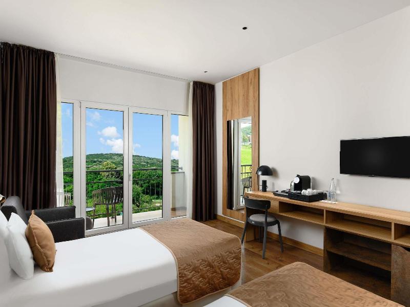 Mã¶venpick Resort And Spa Fruske Terme image