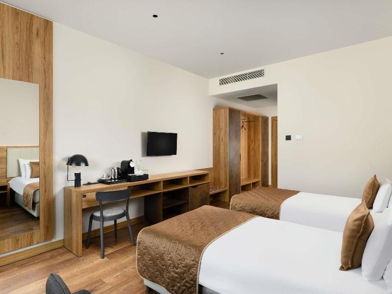 Mã¶venpick Resort And Spa Fruske Terme image