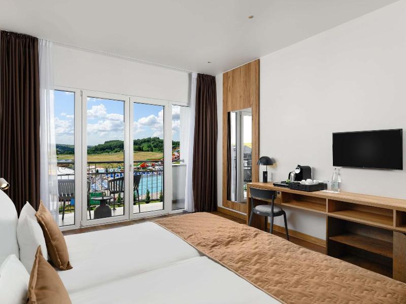 Mã¶venpick Resort And Spa Fruske Terme image