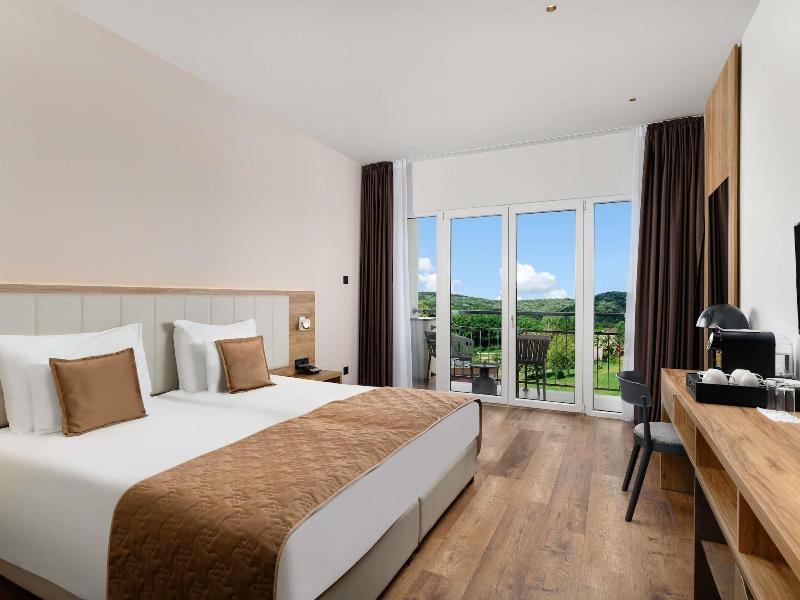 Mã¶venpick Resort And Spa Fruske Terme image