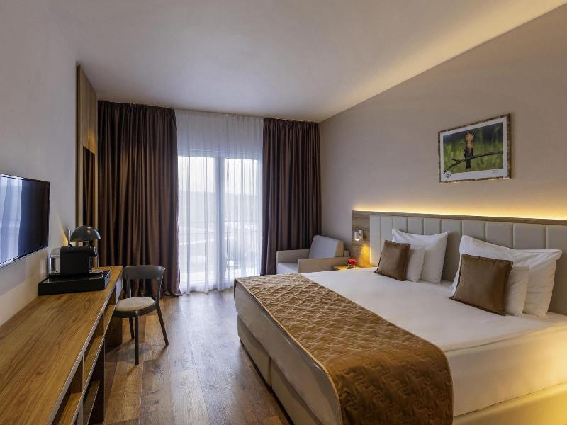 Mã¶venpick Resort And Spa Fruske Terme image