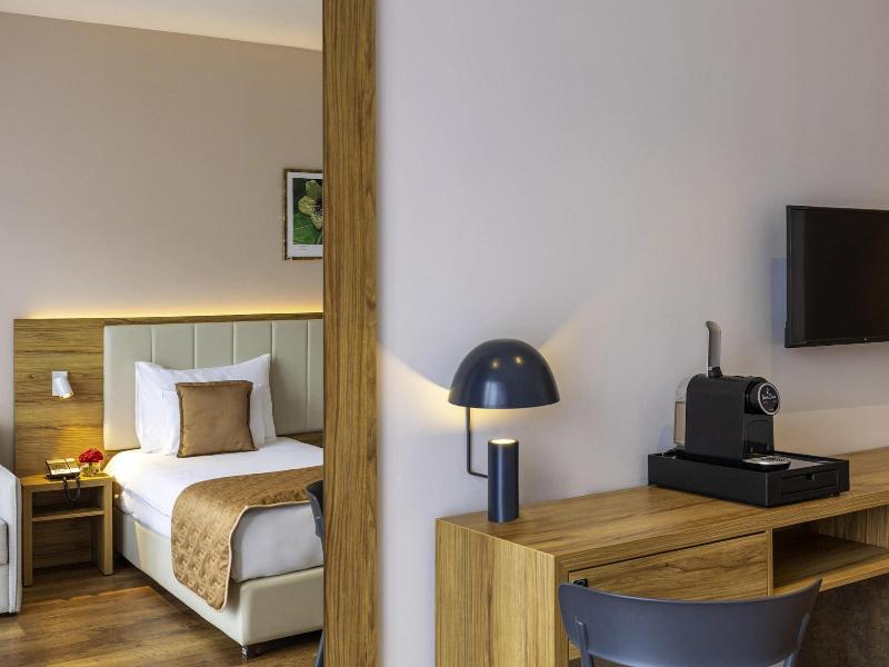 Mã¶venpick Resort And Spa Fruske Terme image