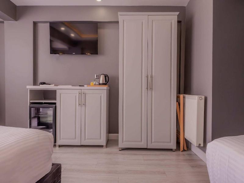 Classio Suite Hotel image