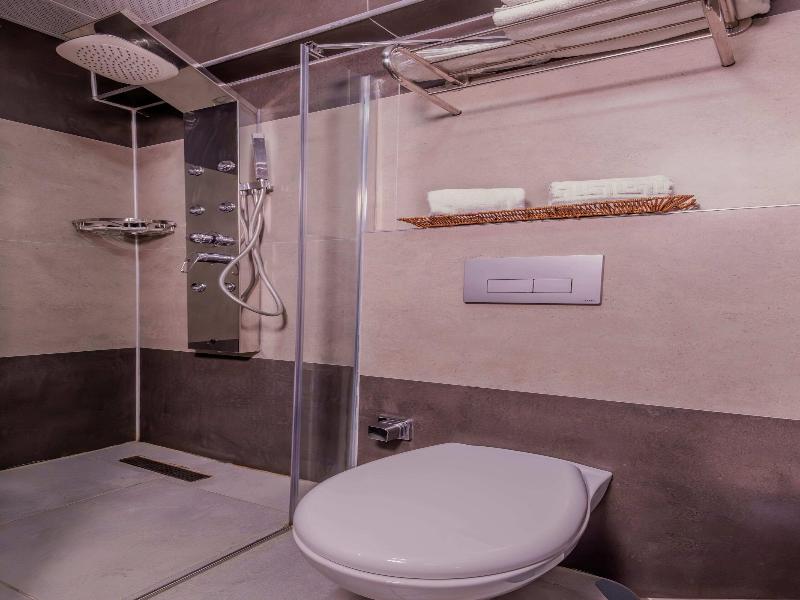 Classio Suite Hotel image