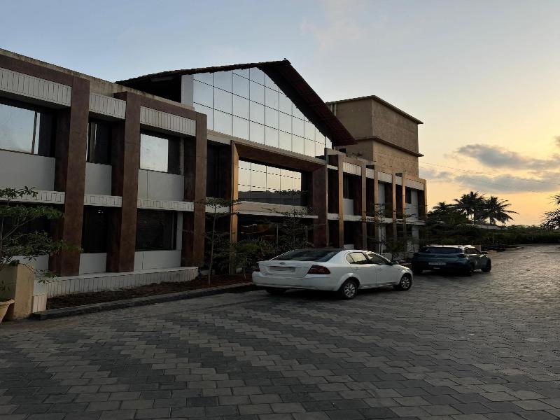 Hotel Prince Garden Daman — general view
