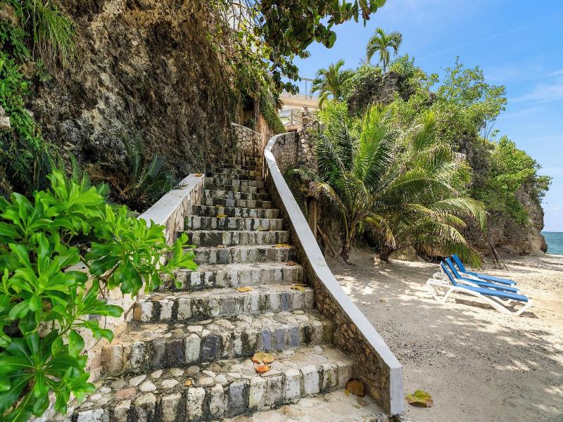Morgans Cliff image