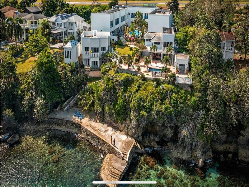 Morgans Cliff image