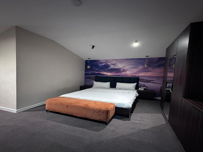 Central City Hotel Baku image