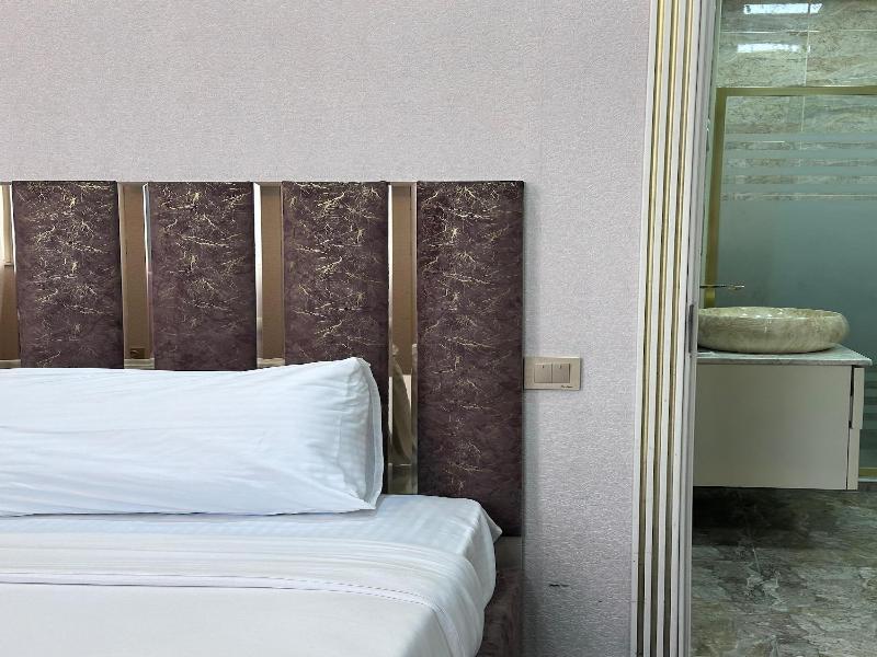 Central City Hotel Baku image