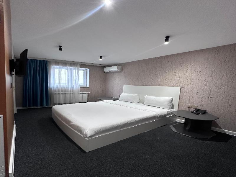 Central City Hotel Baku image