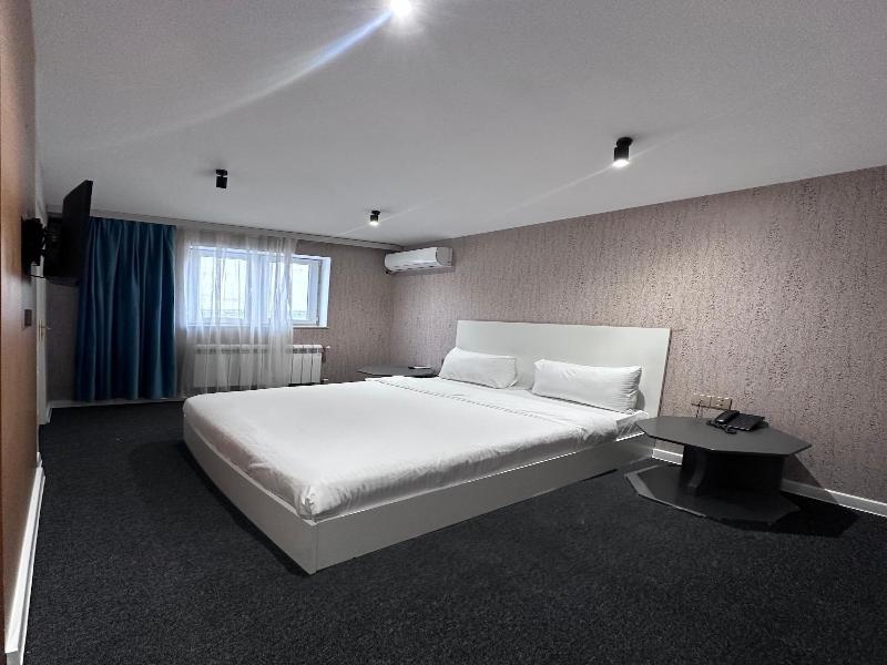 Central City Hotel Baku image