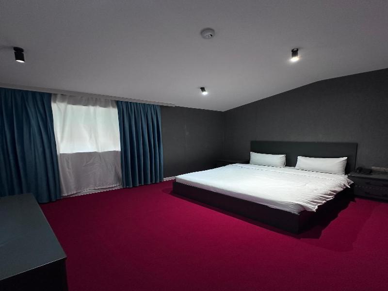 Central City Hotel Baku image