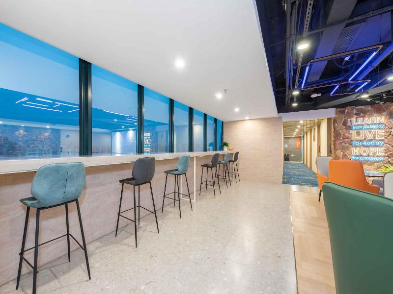 Lemon Hotel image