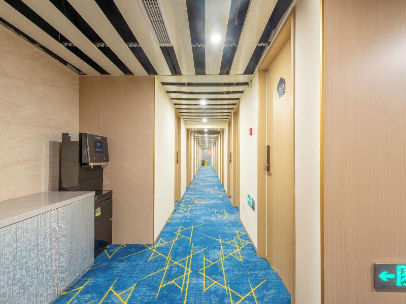 Lemon Hotel image