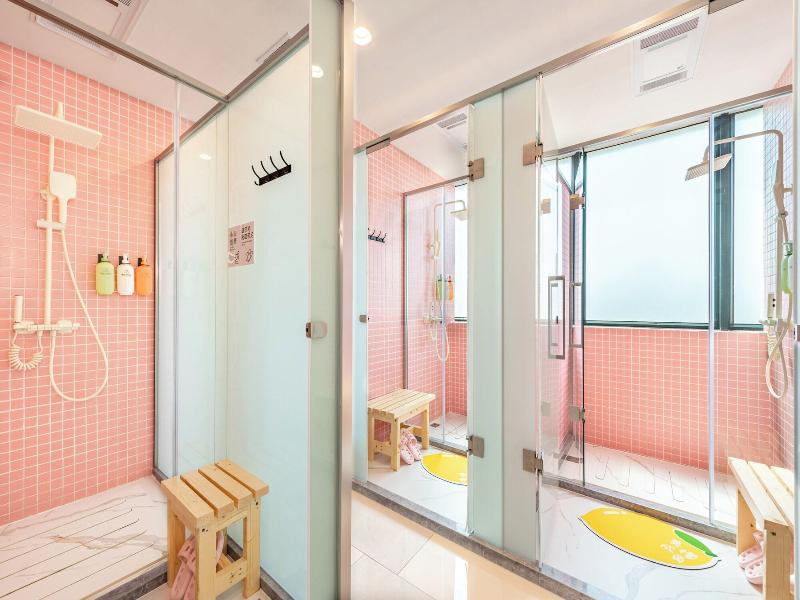 Lemon Hotel image
