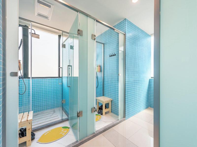 Lemon Hotel image