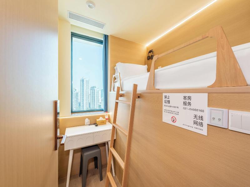 Lemon Hotel image