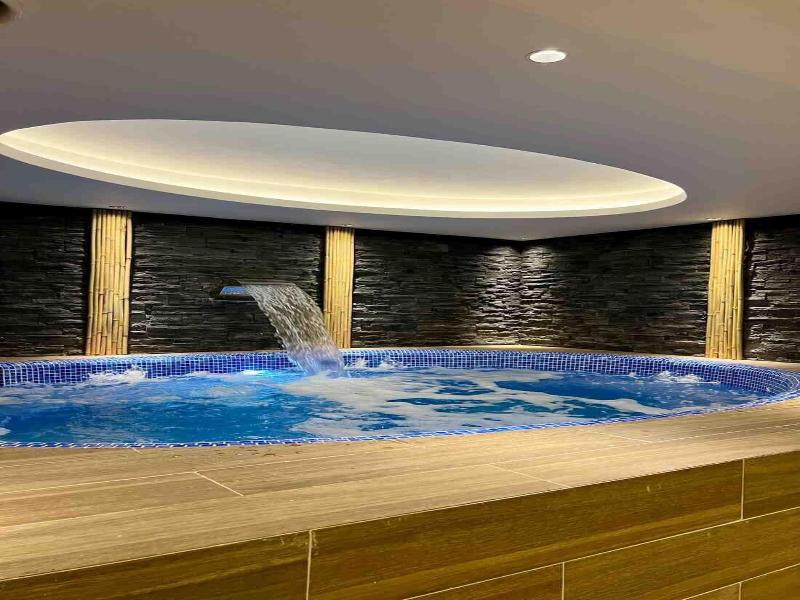Golden Rose Hotel & Spa image