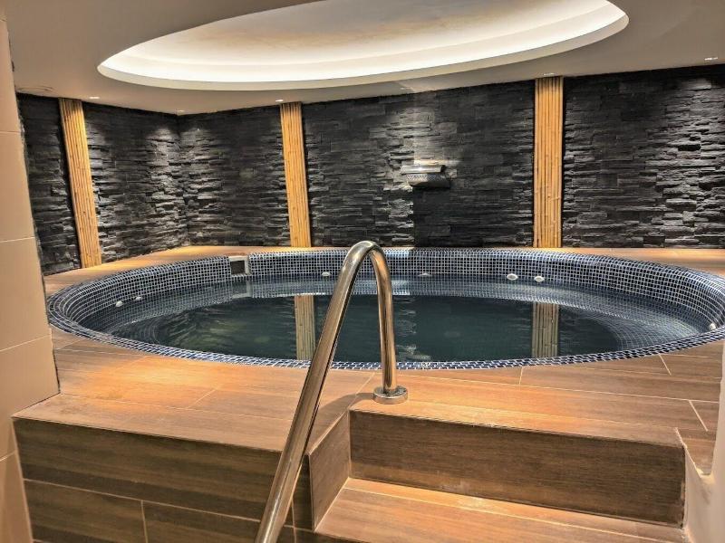 Golden Rose Hotel & Spa image