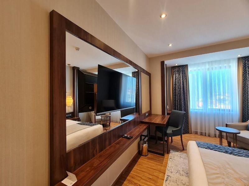 Golden Rose Hotel & Spa image