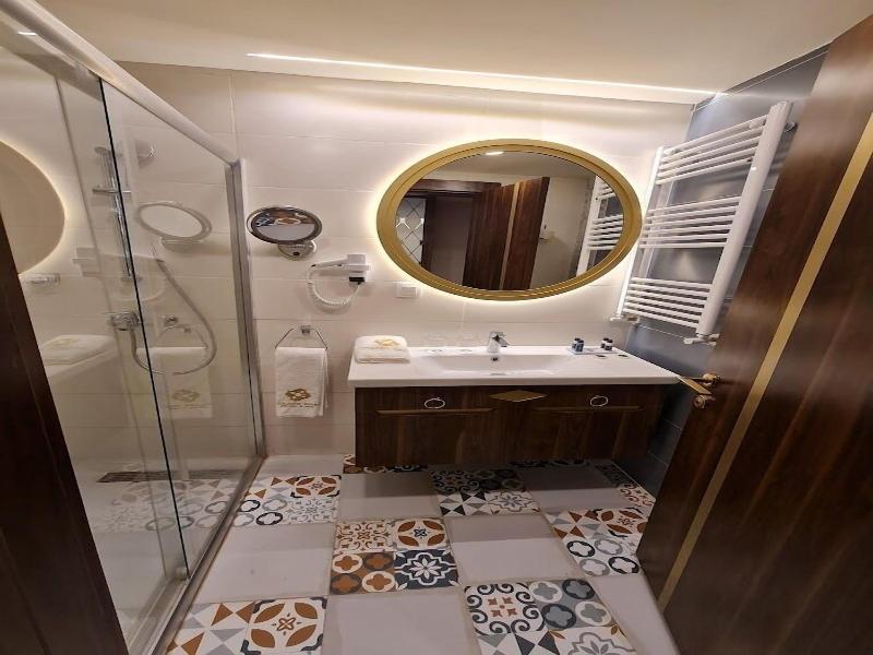 Golden Rose Hotel & Spa image