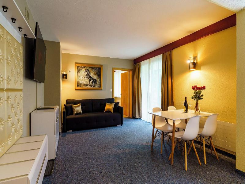 Seeblick Hotel Und Restaurant Rã¶ssli image