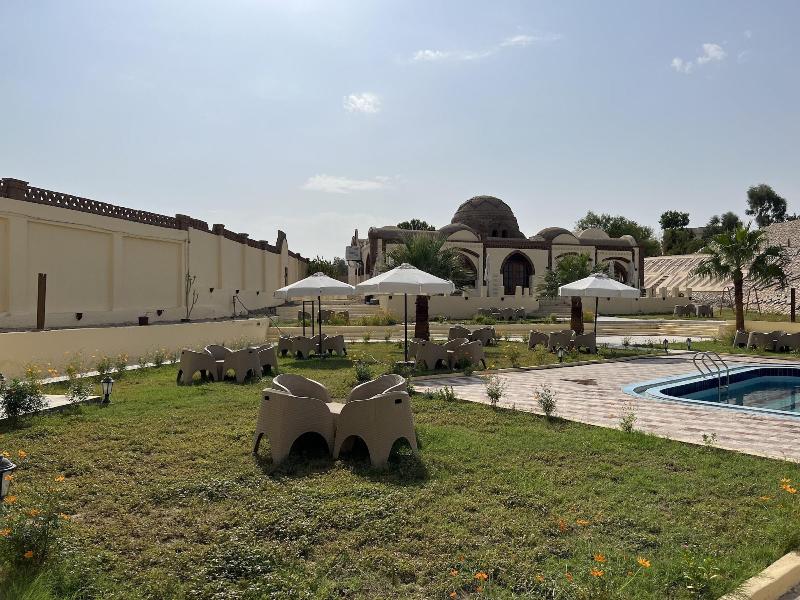 Elphardous Oasis Hotel 3