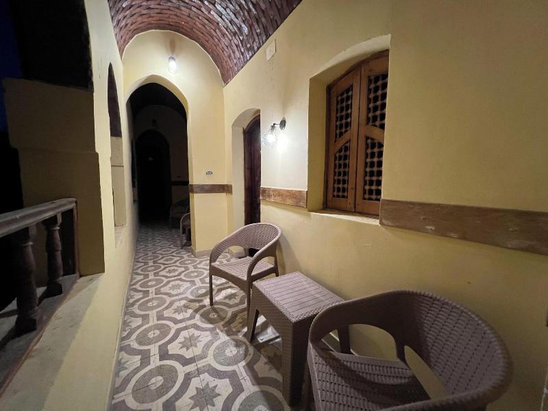 Elphardous Oasis Hotel 5