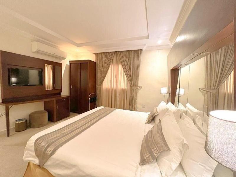 Loren Serviced Apartment Alslamah — view