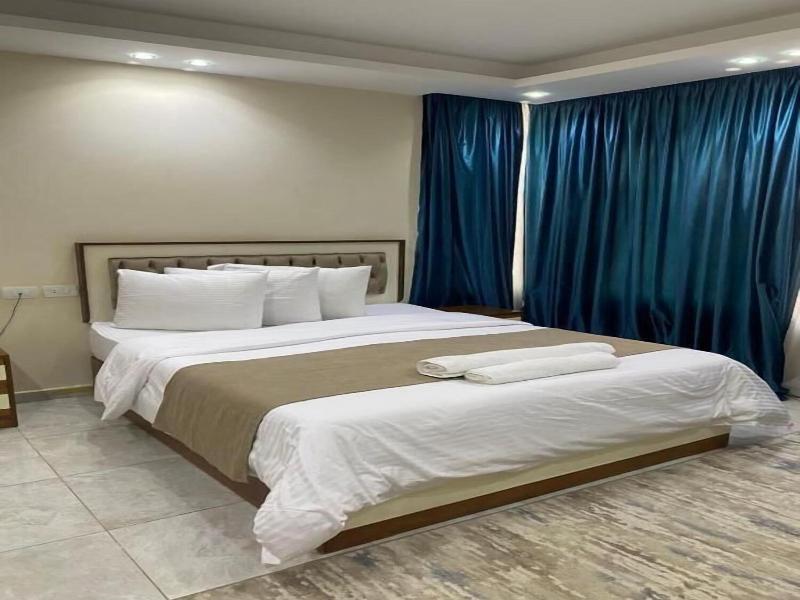 Sun City Hotel image