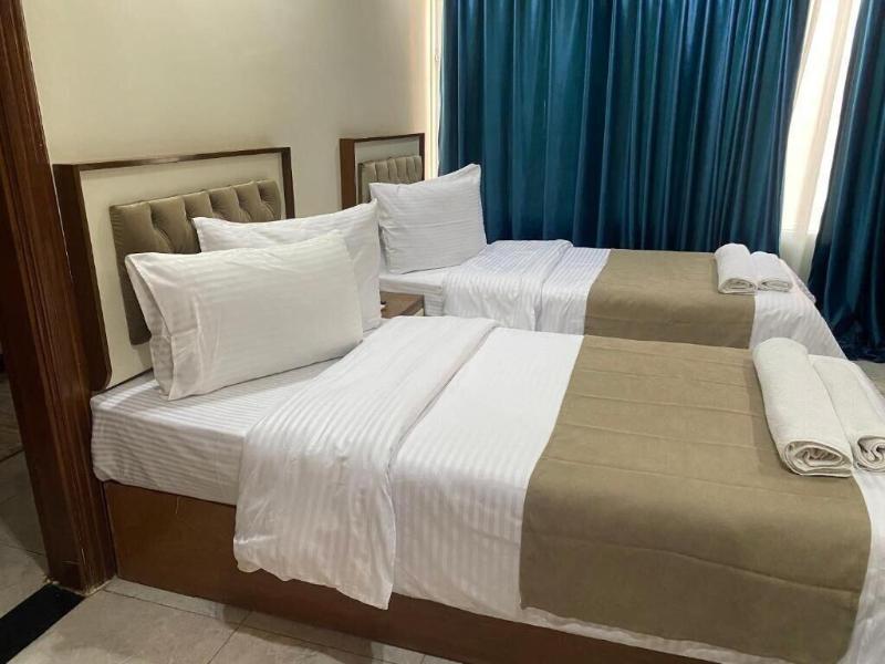 Sun City Hotel image