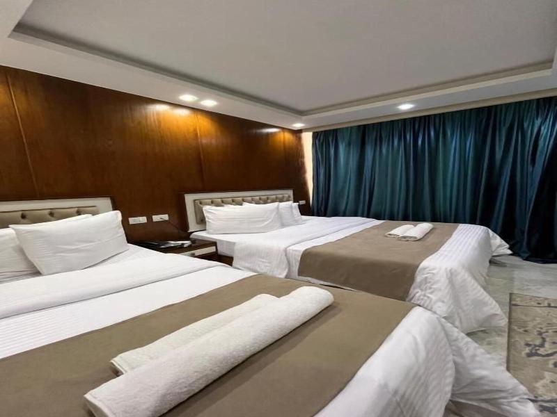 Sun City Hotel image