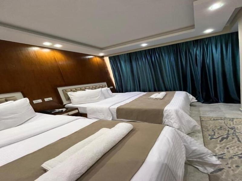 Sun City Hotel image