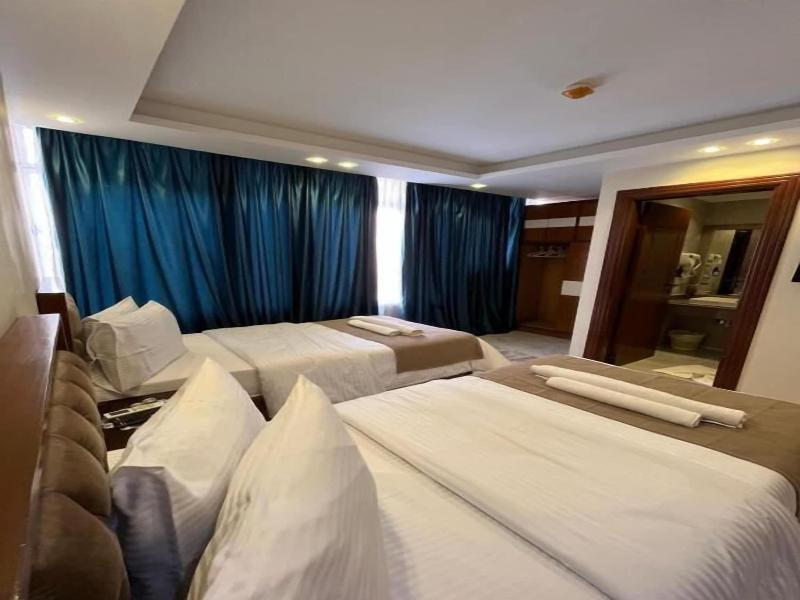 Sun City Hotel image