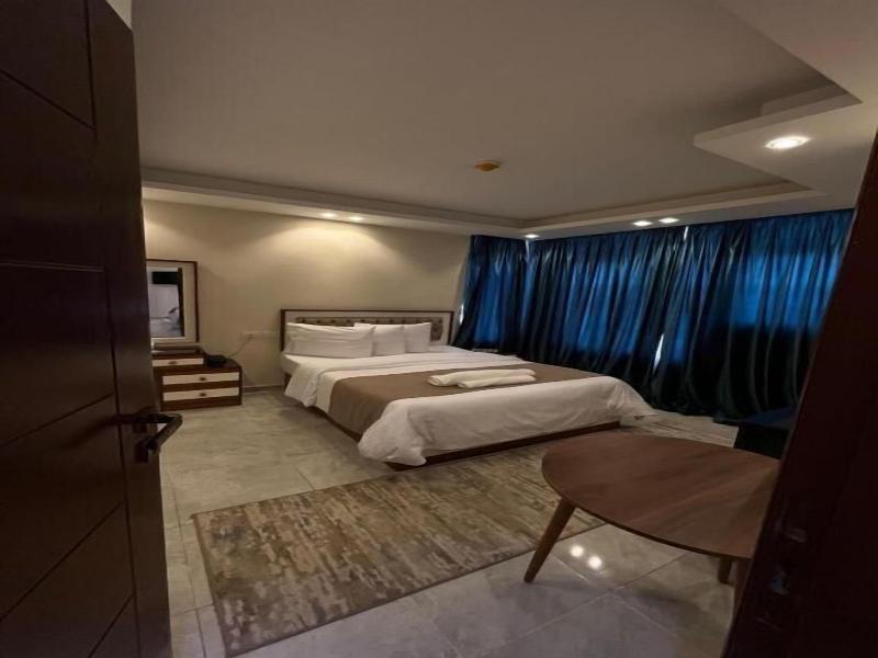 Sun City Hotel image
